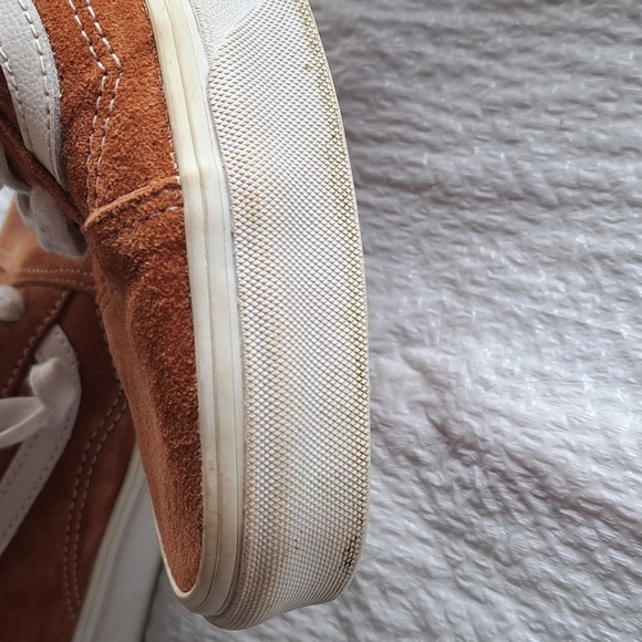 Vans Men's Tan Suede Sneakers - Picture 4 of 7